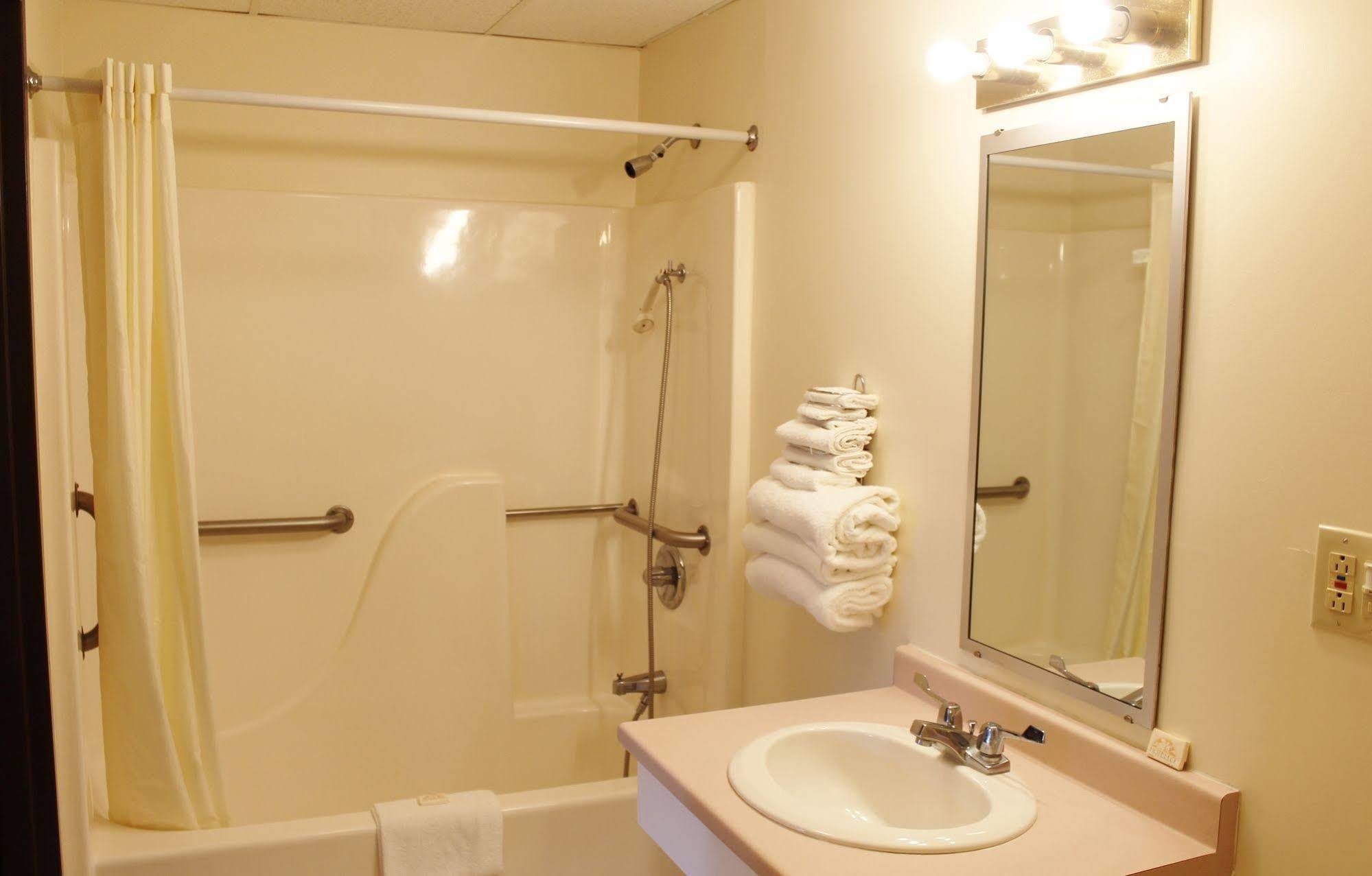 Otter Creek Inn Alexandria Bay Buitenkant foto
